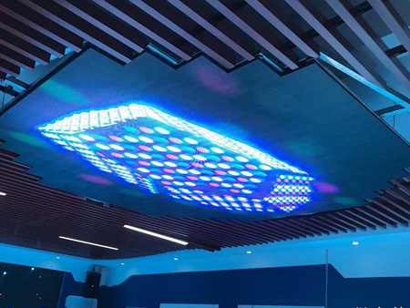 全國(guó)設(shè)計(jì)大師手筆 創(chuàng)意天花LED顯示屏